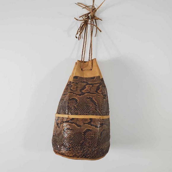 Vintage Snakeskin 1970s Brown Drawstring  Satchel Crossbody Handbag - Picture 3 of 10